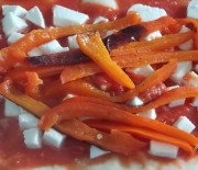 Pizza ai peperoni fatta in casa