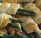 Cannoli di asparagi e pancetta in pasta sfoglia