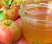 Gelatina di frutta alle mele