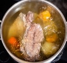 Brodo di carne di manzo o vitello