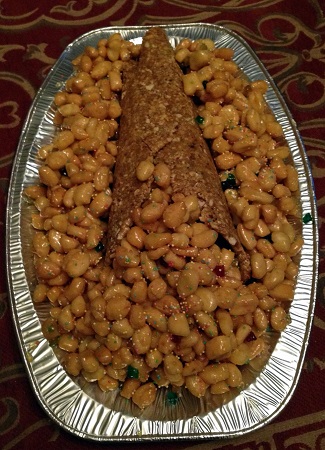 Struffoli napoletani con cornucopia