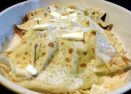 Crespelle con radicchio e montasio