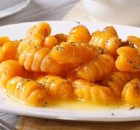 gnocchi-di-zucca-con-salsiccia-e-rosmarino