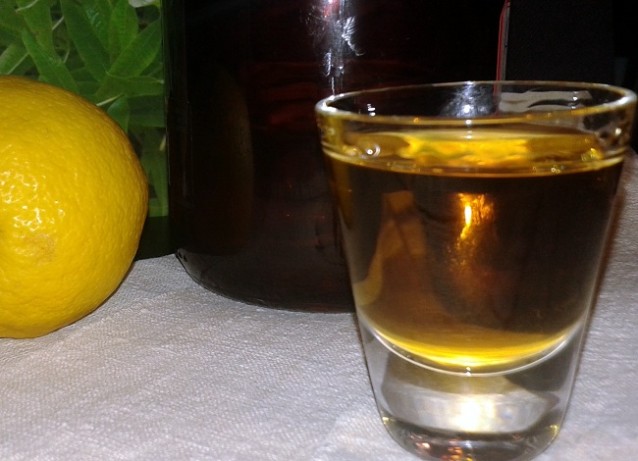 Liquore di limonaria (o erba cedrina)