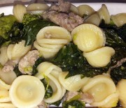 Orecchiette con salsiccia e cime di rapa