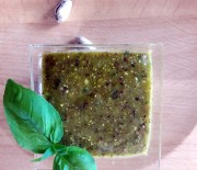 Pesto di piastacchi di Bronte e basilico